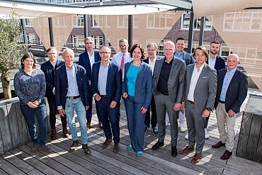 Die Projektbeteiligten stellen die sichere Trinkwasserversorgung Bremens mit der Vereinbarung zur Umsetzung des Kooperationsmodells WasserBremen (KoM-WaB) auf eine neue Basis. 