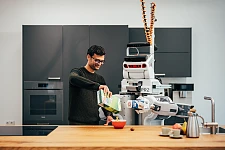 Interdisziplinäre Forschungsteams arbeiten an Robotern, die gemeinsam mit dem Menschen alltägliche Aufgaben durchführen können.