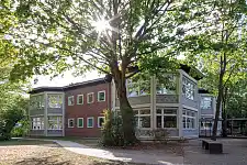 Gebäude der Grundschule am Halmer Weg in Bremen-Gröpelingen