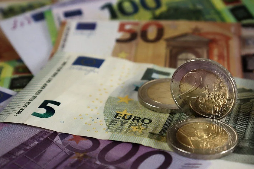 Das BAföG ermöglicht es Jugendlichen und jungen Erwachsenen, eine ihrer Eignung und Neigung entsprechende Ausbildung zu absolvieren – auch wenn die Eltern diese Ausbildung nicht finanzieren können.