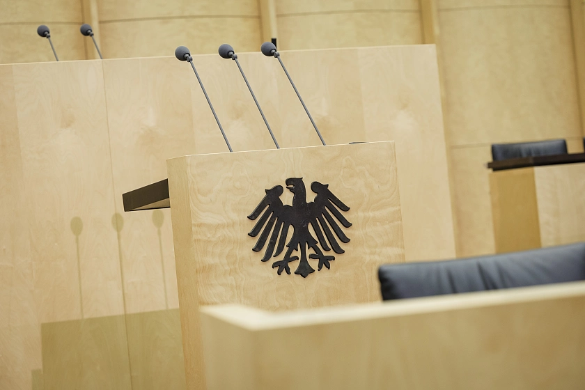 Das Rednerpult im Bundesrat.