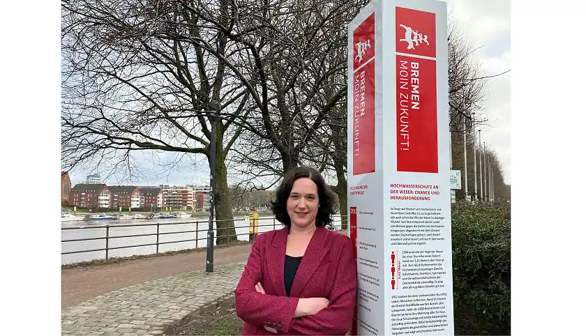 Foto: Neue Stelen am linken Weserufer informieren über künftigen Hochwasserschutz