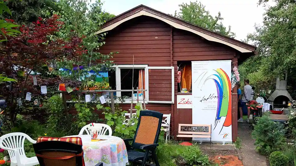 &copy; Martin K&ouml;hler - Garten von Doris De Cruz: G&auml;steaktion mit Poesietree