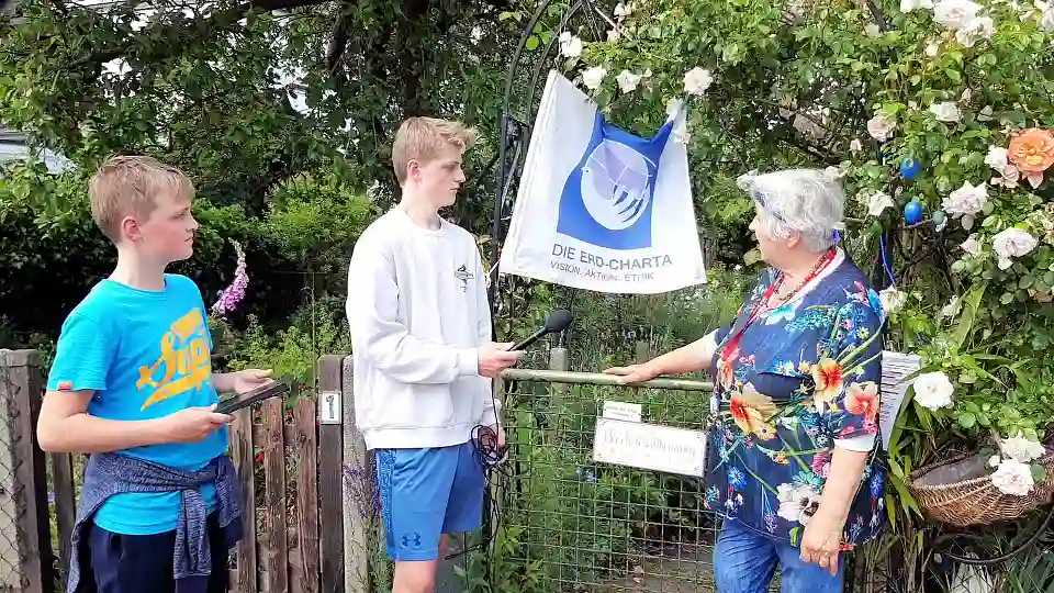 &copy; Martin K&ouml;hler - Garten von Doris De Cruz: Erd Charta Garten