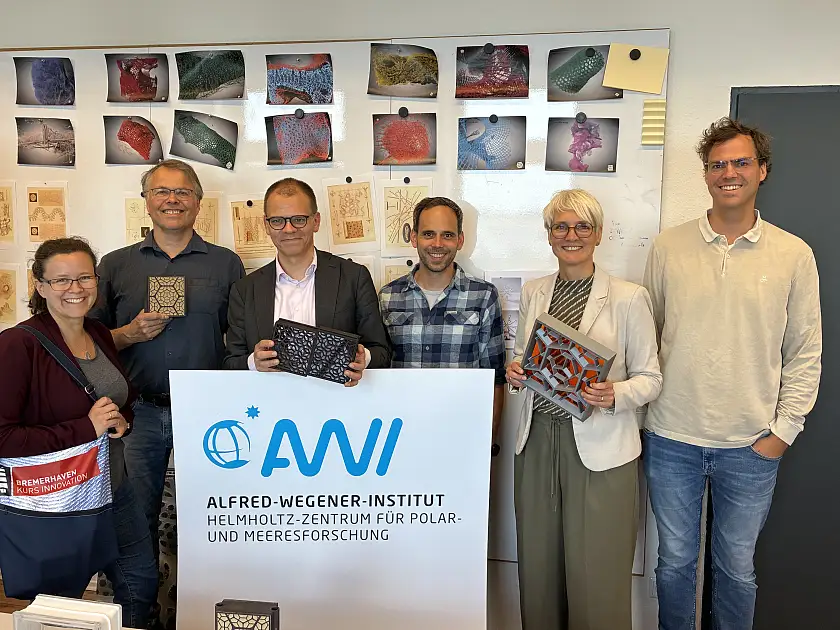 Gruppenbild der Projektbeteiligten mit Staatsrat Jan Fries