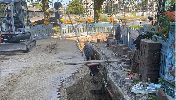 Foto: Durchführung von Suchschachtungen an der Stadtstrecke