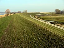 Deich an der Weser in Rekum