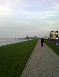 Lohmanndeich an der Weser in Bremerhaven