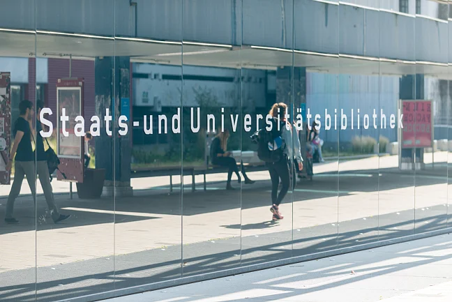 Die Staats- und Universitätsbibliothek (SuUB) Bremen ist die größte und älteste wissenschaftliche Bibliothek Bremens. Als zentrale Bibliothek ist sie für die landesweite Literaturversorgung der staatlichen Hochschulen in Bremen und Bremerhaven zuständig.